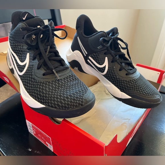 Nike Black and White Athletic Sneakers - Picture 2 of 7